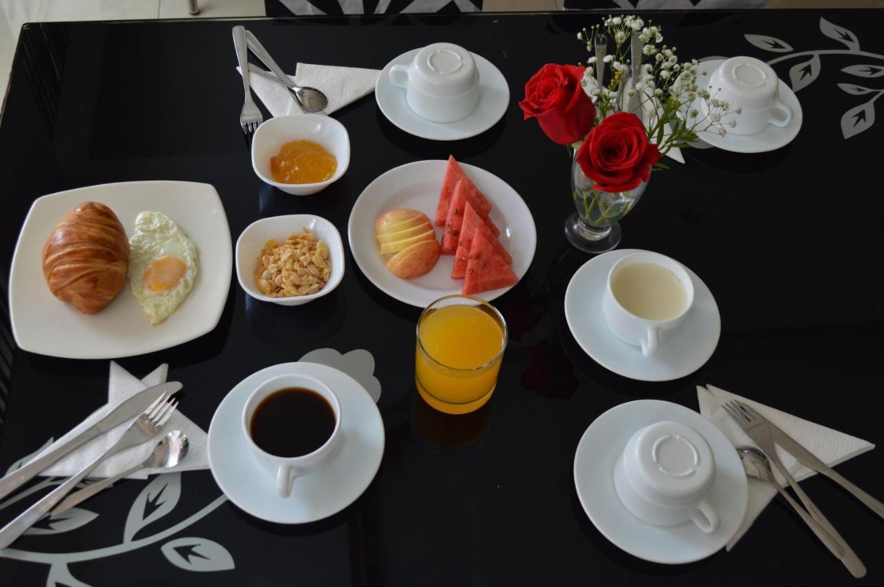 Hotel Lottus Кито Екстериор снимка
