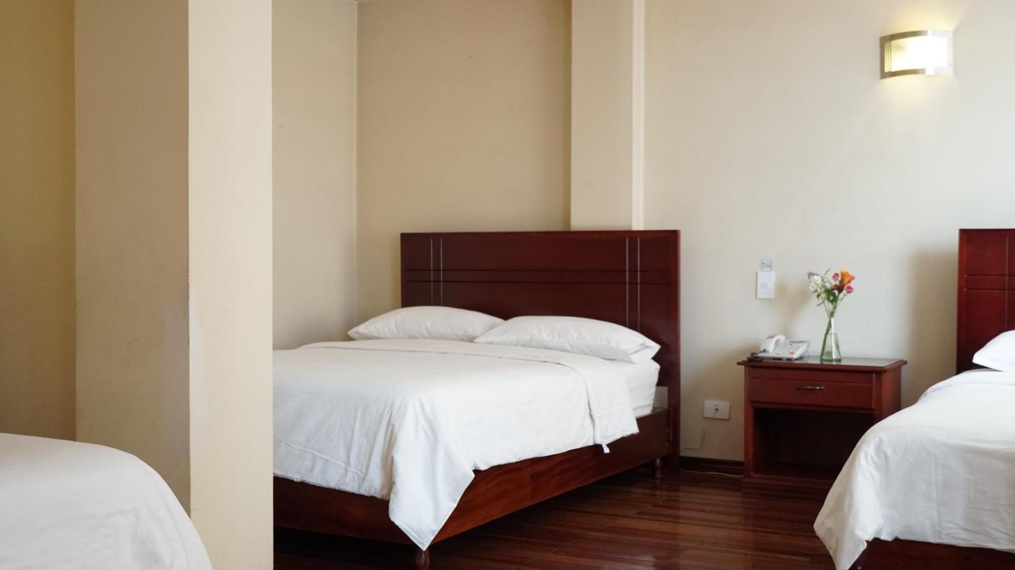 Hotel Lottus Кито Екстериор снимка