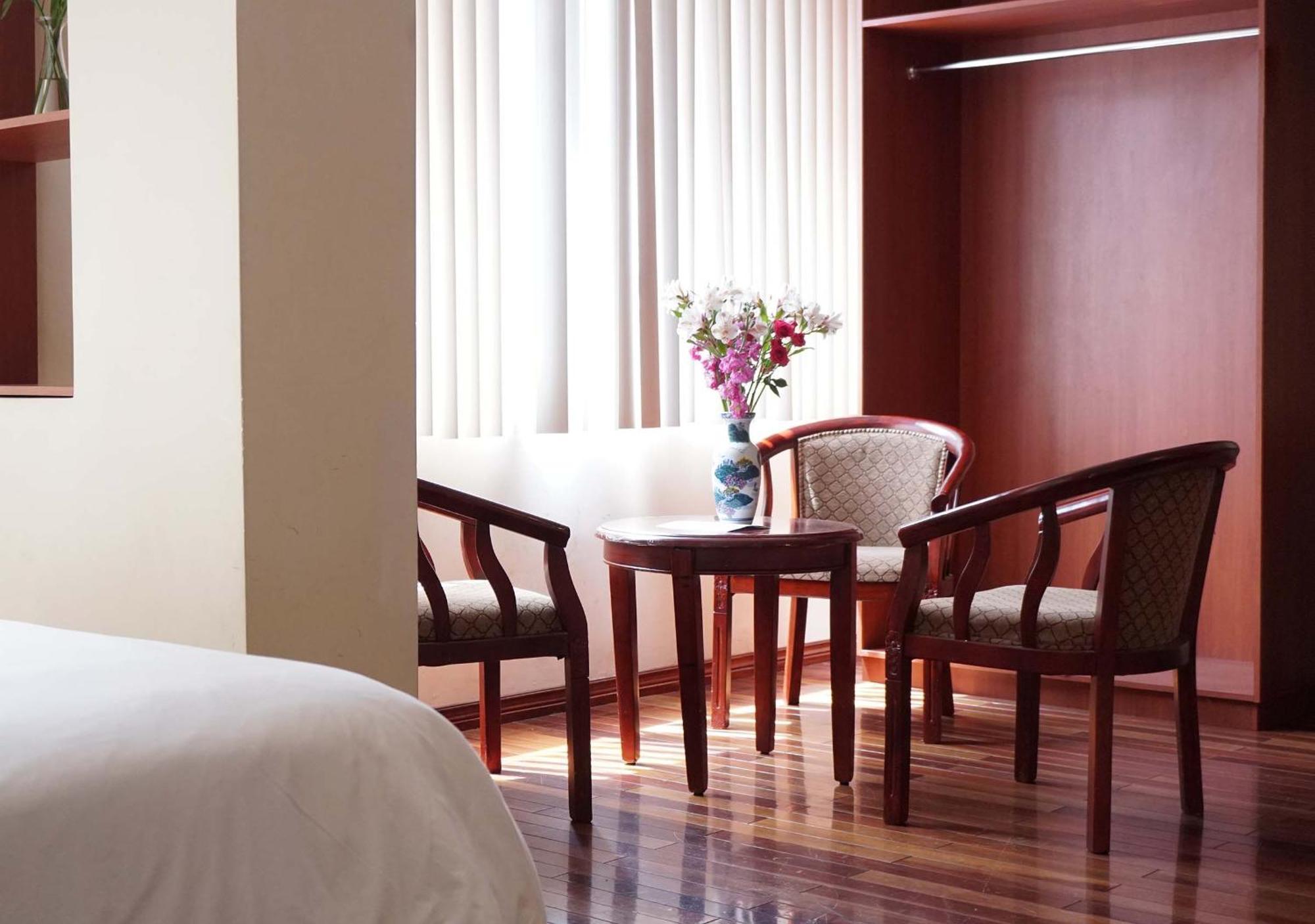 Hotel Lottus Кито Екстериор снимка
