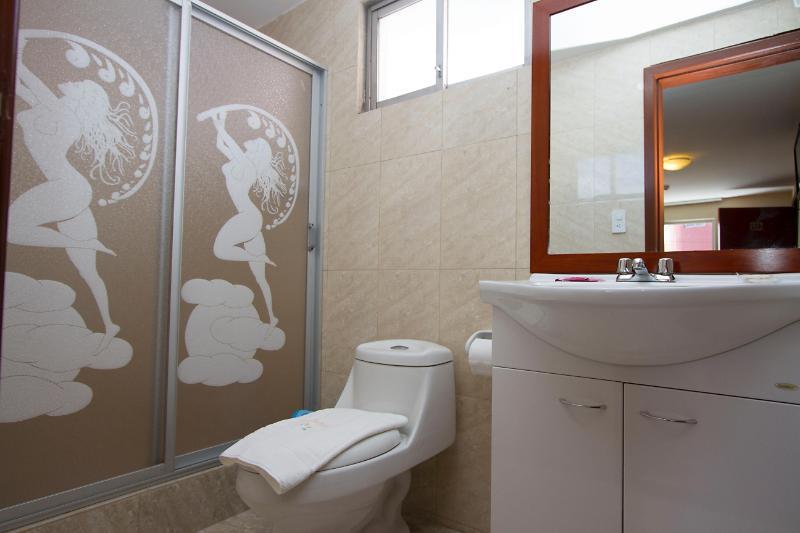 Hotel Lottus Кито Екстериор снимка