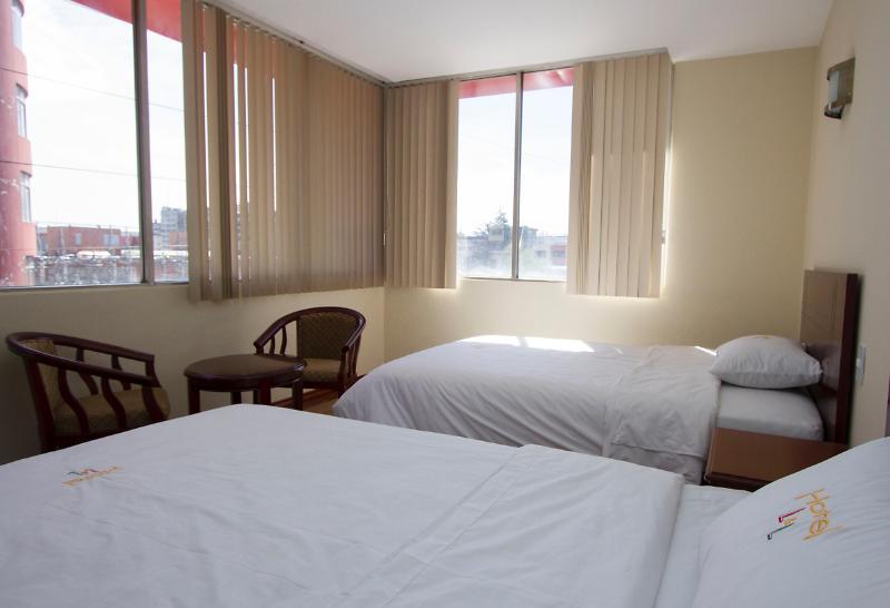 Hotel Lottus Кито Екстериор снимка