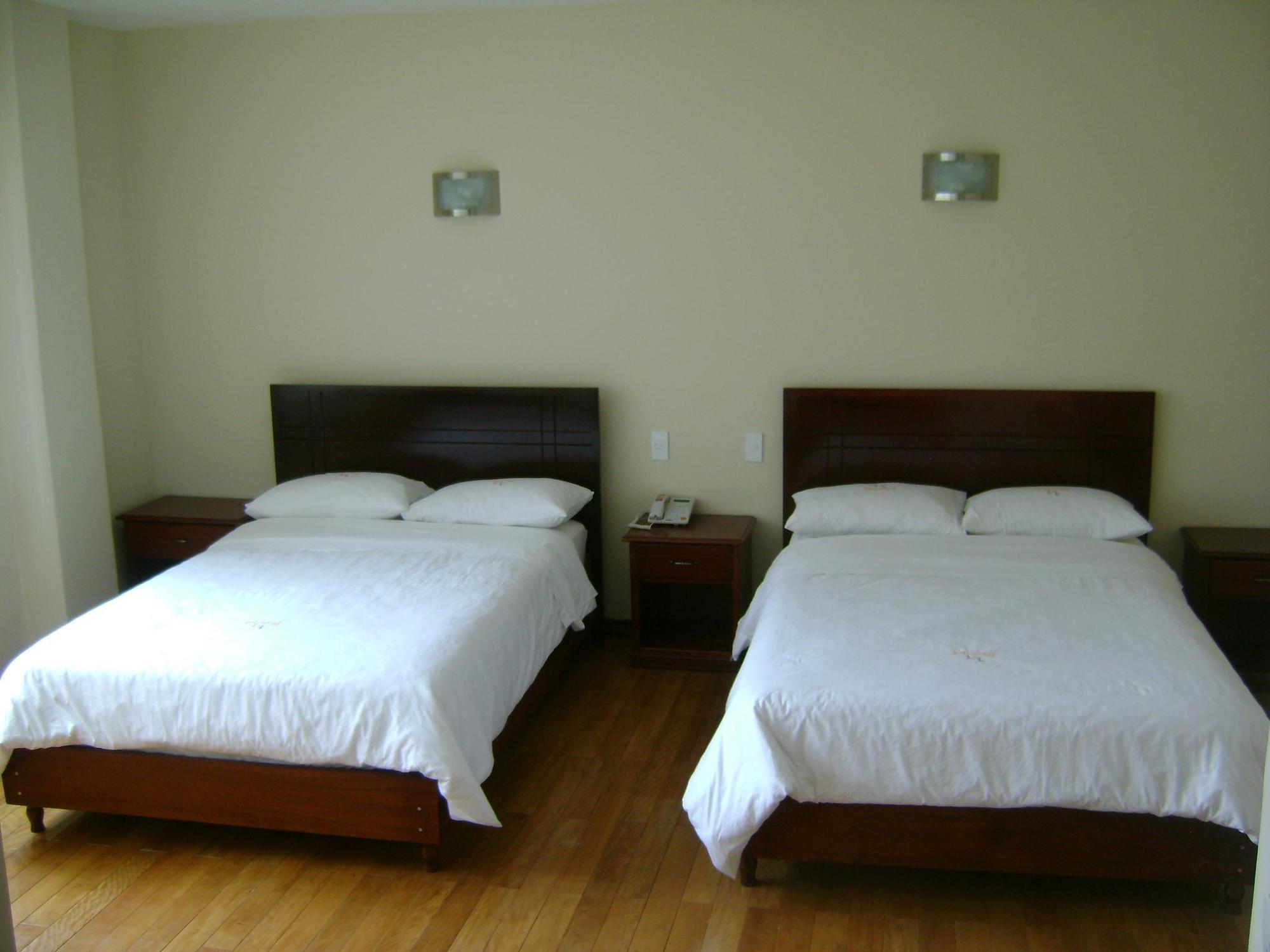 Hotel Lottus Кито Екстериор снимка